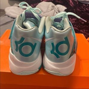 KD basketball shoes still 8/10 condition bottoms are dirty but laces are new